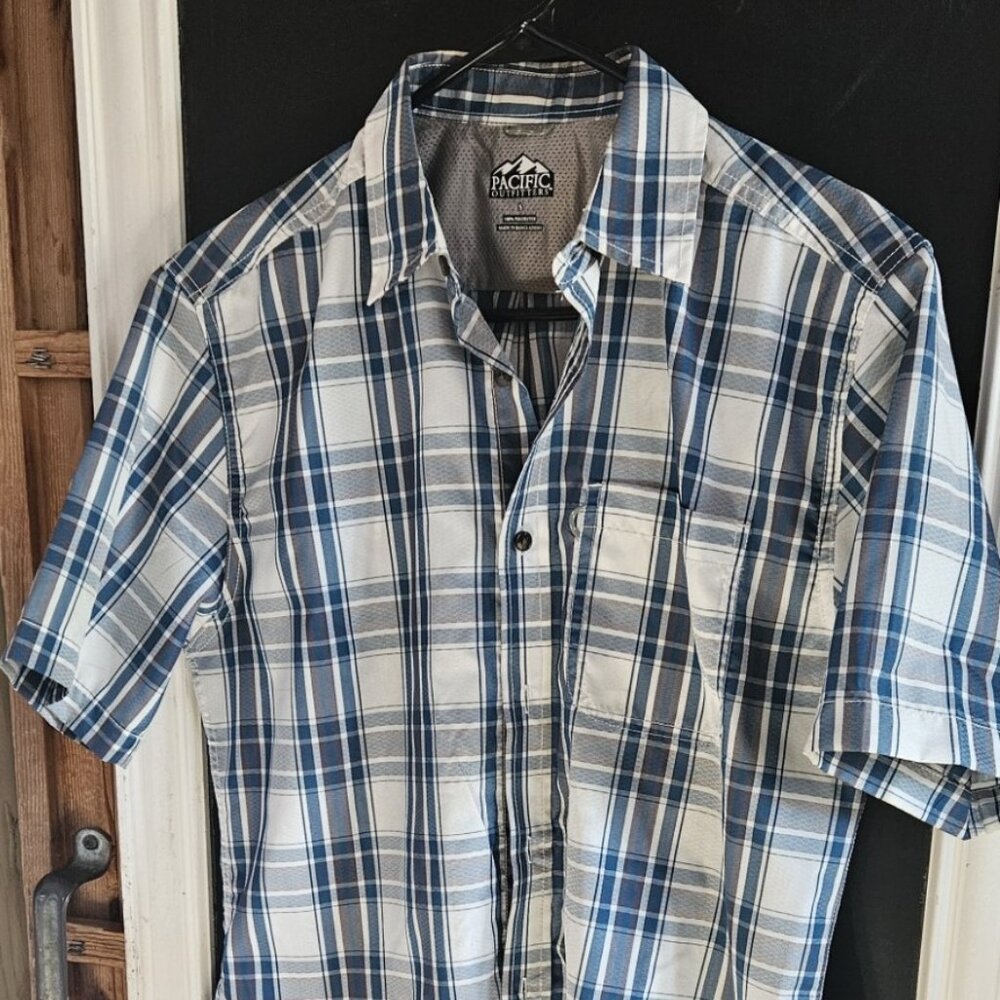 Men Short Button-down Shirt